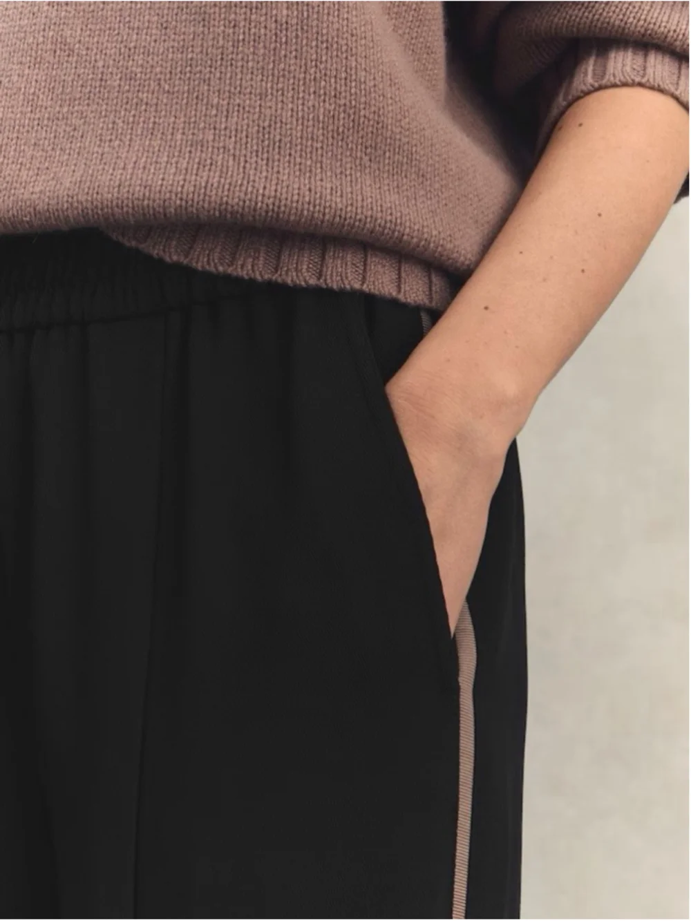 Reiss Remi Side Stripe Pleated Wide Leg Trousers Black Pull On Side Stripe 4 NWT - Picture 4 of 12